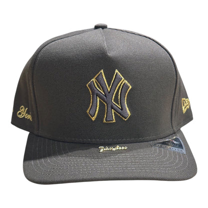 New Era Yankees Visor Pin 9FIFTY A-Frame Snapback – Walnut – front view
