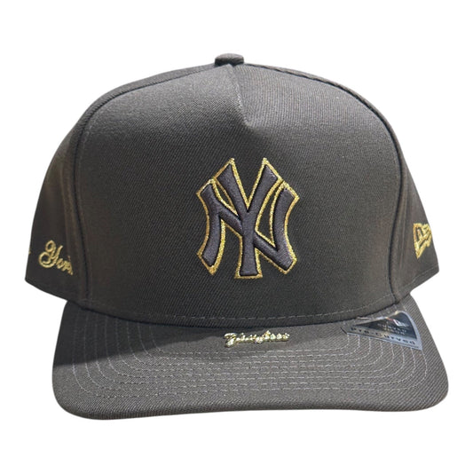 New Era Yankees Visor Pin 9FIFTY A-Frame Snapback – Walnut – front view
