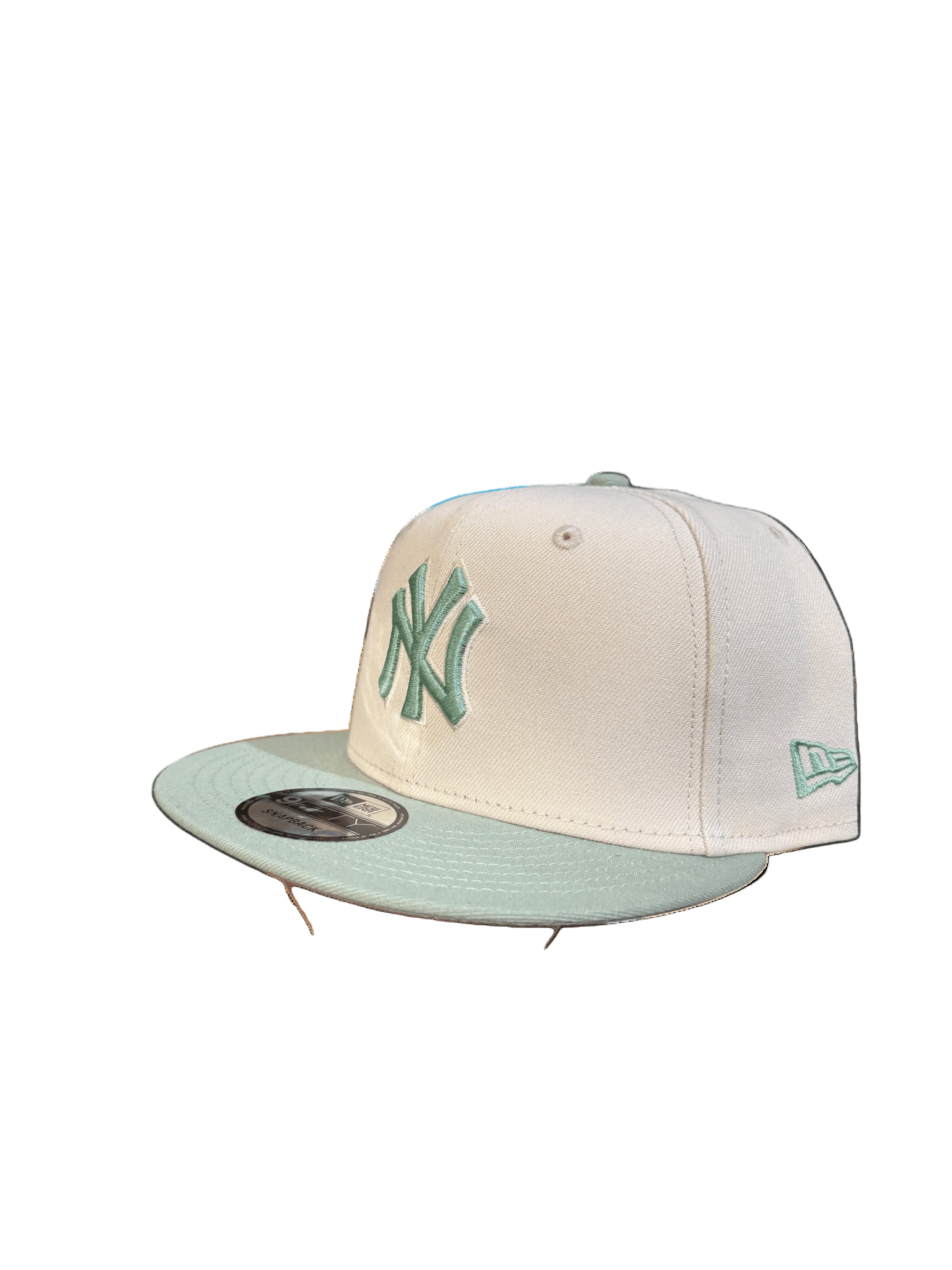 New York Yankees 2-Tone Color Pack Cap from On Time Fashions – Cap by New Era, Birmingham AL’s 1 fashion store and premier destination for streetwear, suits, kids fashion, and big & tall