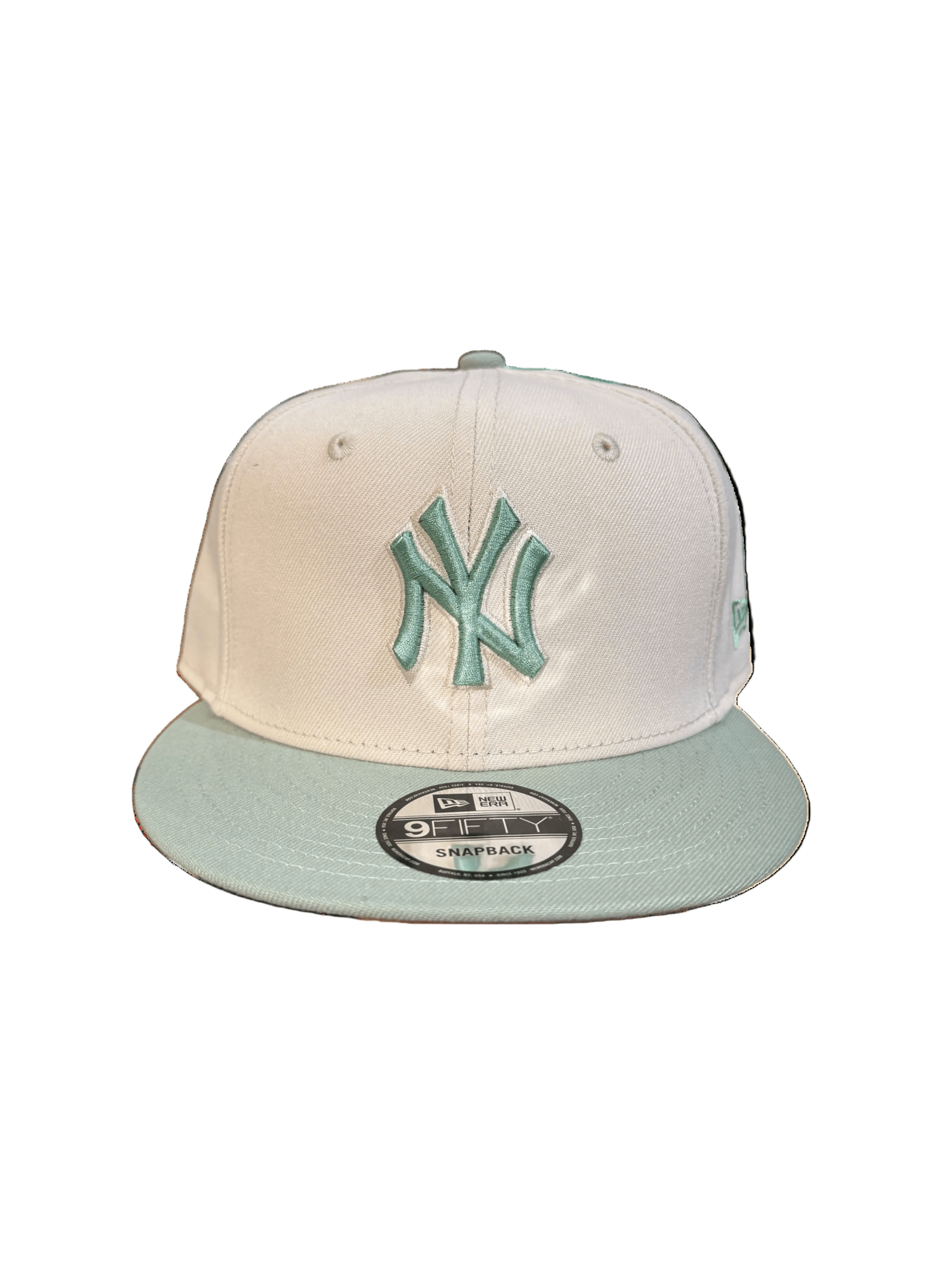 New York Yankees 2-Tone Color Pack Cap from On Time Fashions – Cap by New Era, Birmingham AL’s 1 fashion store and premier destination for streetwear, suits, kids fashion, and big & tall