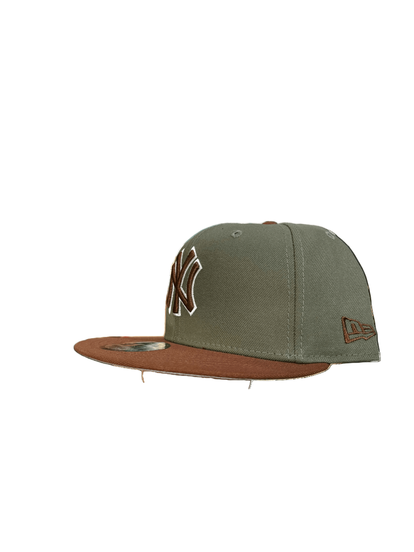 New York Yankees 2-Tone Color Pack Cap from On Time Fashions – Cap by New Era, Birmingham AL’s 1 fashion store and premier destination for streetwear, suits, kids fashion, and big & tall