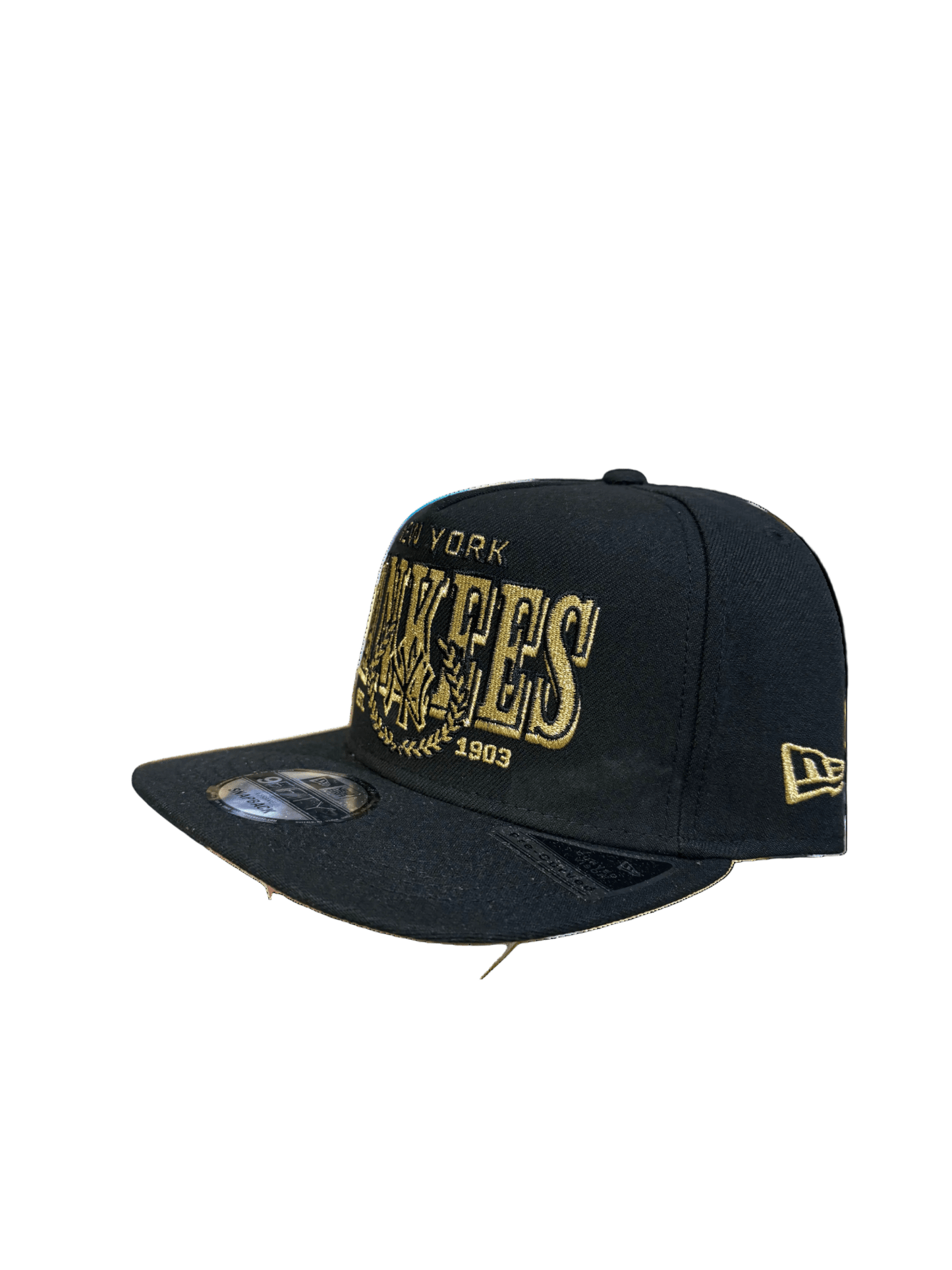New York Yankees 9FORTY A-Frame Laurel Cap from On Time Fashions – Cap by New Era, Birmingham AL’s 1 fashion store and premier destination for streetwear, suits, kids fashion, and big & tall