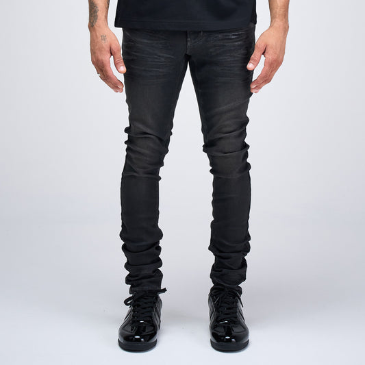 OCHO RAVEN jeans in Black, front on model