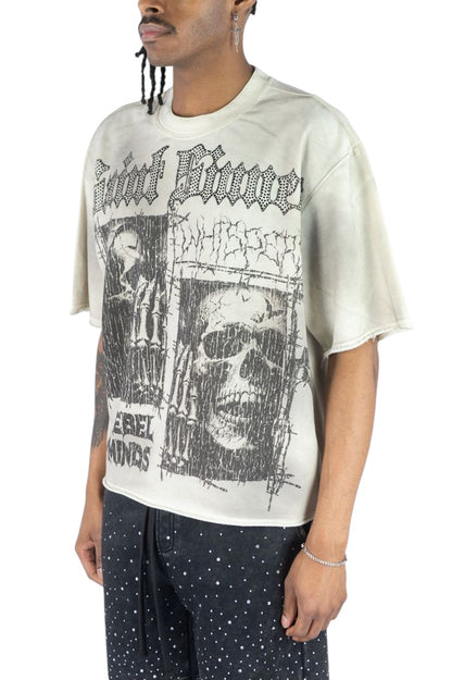 On Time Fashions Rebel Minds Whispers crop tee in off-white cotton-poly blend with graphic skull print.