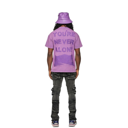 On Time Fashions Aologne Never Alone lavender cotton tee with graphic print and crew neck. Streetwear fit.