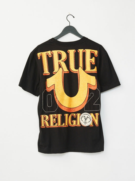 True Religion Western Logo HS Tee from On Time Fashions – Graphic Tee by True Religion, Birmingham AL’s 1 fashion store and premier destination for streetwear, suits, kids fashion, and big & tall